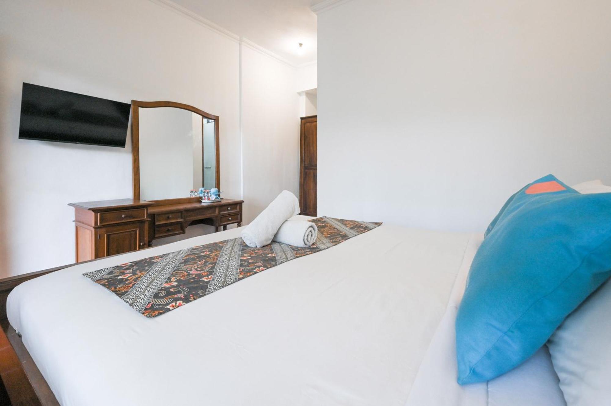 Отель Puri Mango Sanur Экстерьер фото